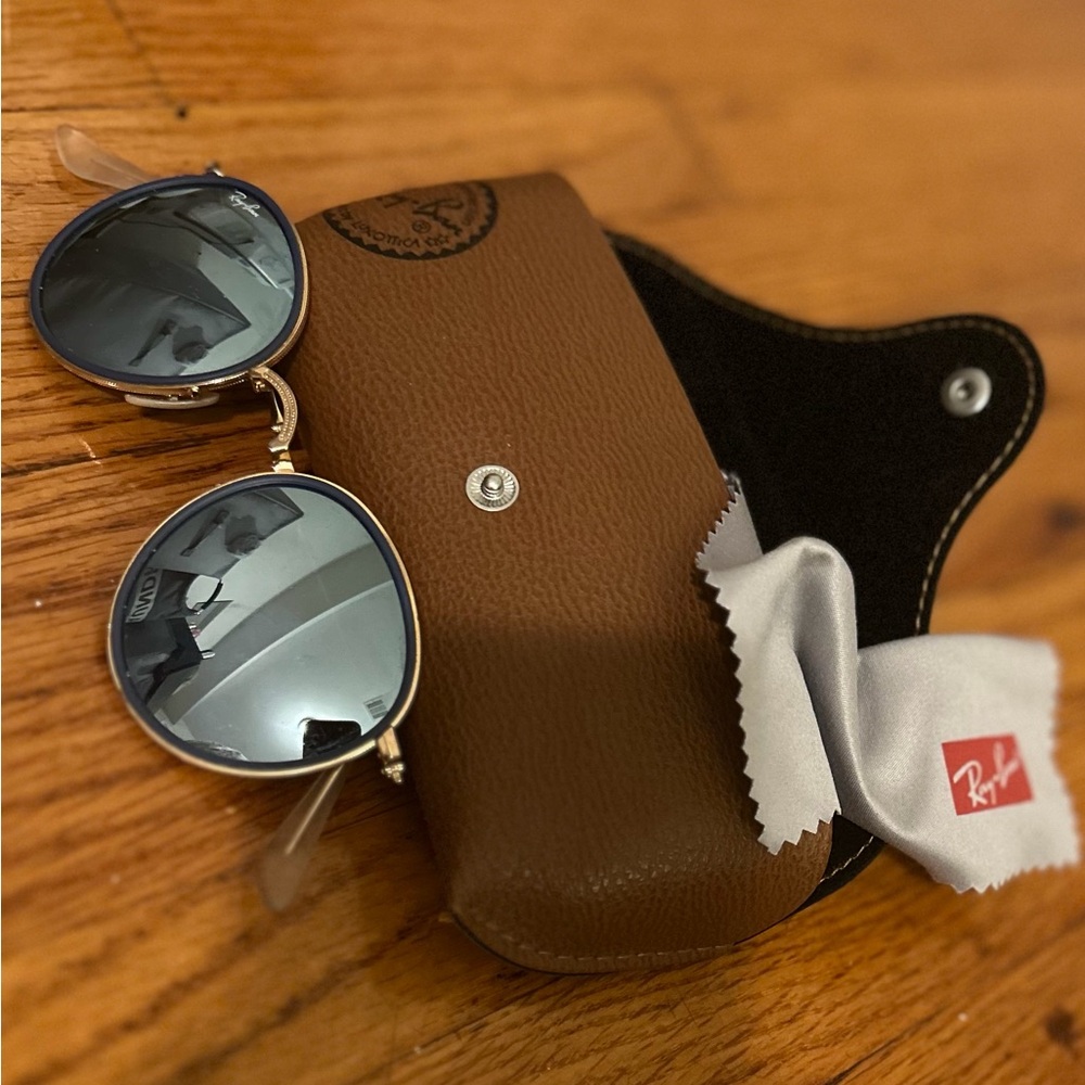 Ray-Ban Brown Leather Sunglasses Case with Cleaning Cloth